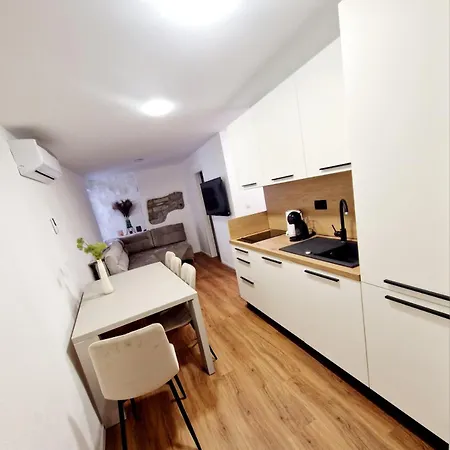 Apartment Pirana