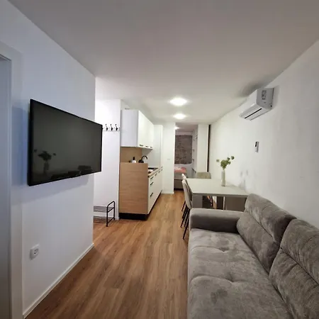 Pirana Apartment