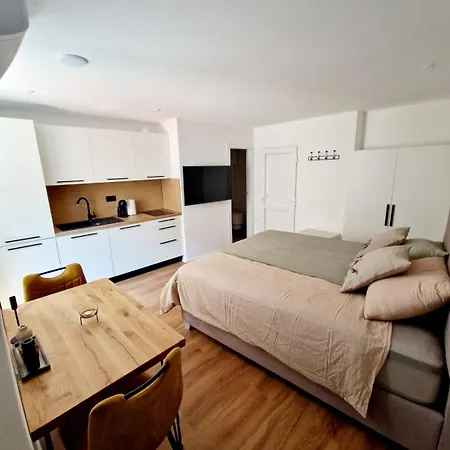 Apartment Pirana