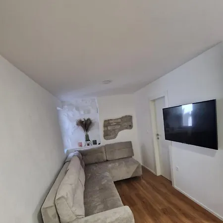 Apartment Pirana *