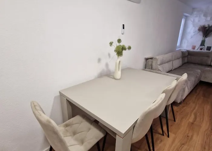 Pirana アパート *